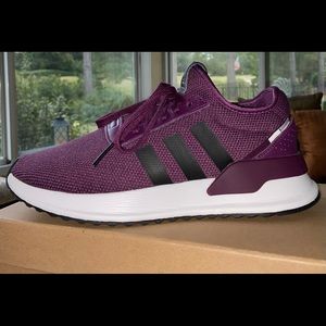 Women’s Adidas Sneakers